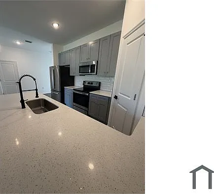 2122 Armour Rd — Photo 11