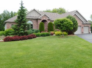10803 Red Hawk Ln, Spring Grove, IL 60081