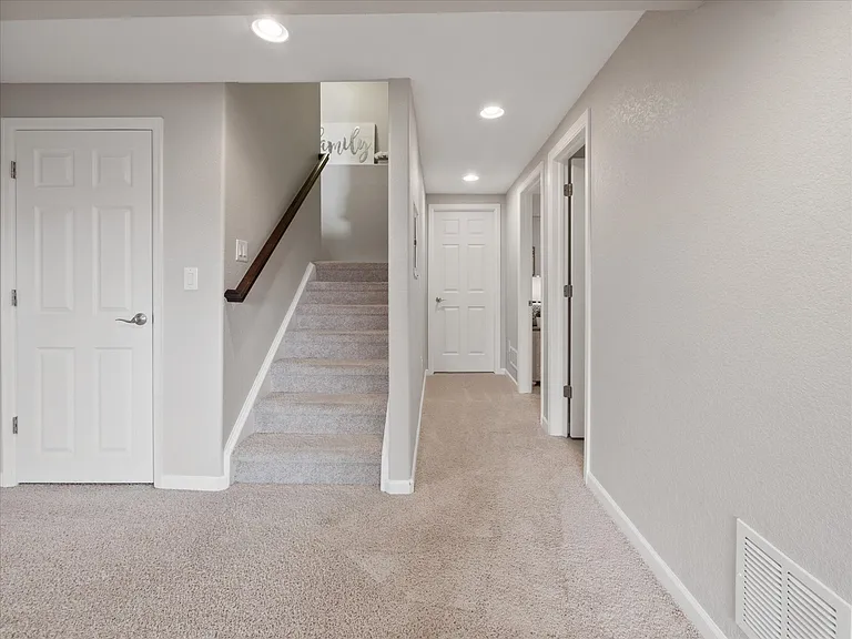 1048 Orion Way — Photo 40