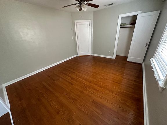 5th image of 250 Woodrow St