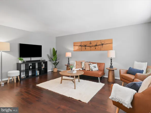 14545 Creek Branch Ct, Centreville, VA 20120