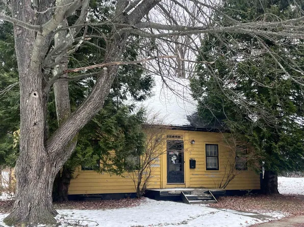 24 Bennington Court, Burlington, VT 05408