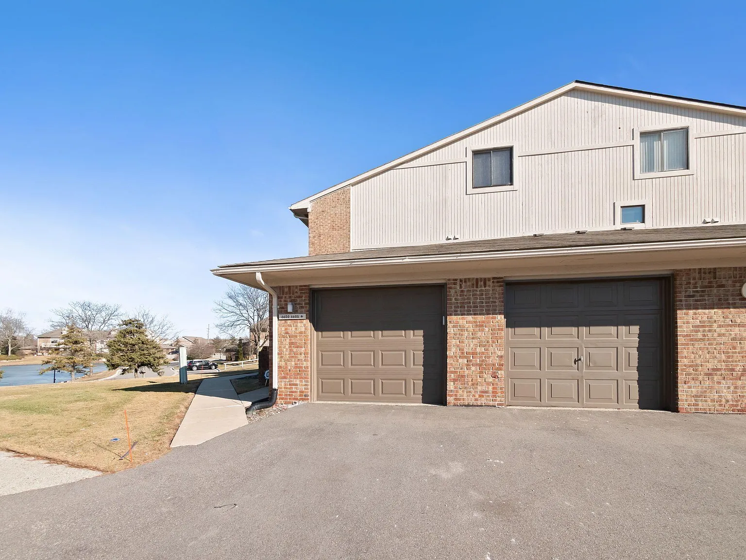 3 bed, 3.0 bath, 1958 sqft, $2,850 — Photo 3