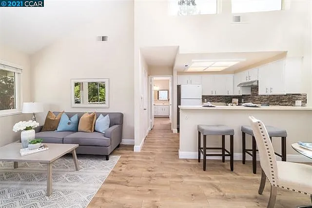 206 W Prospect Ave — Photo 4