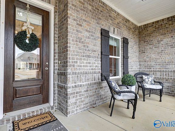 3rd image of 116 Creekmound Dr