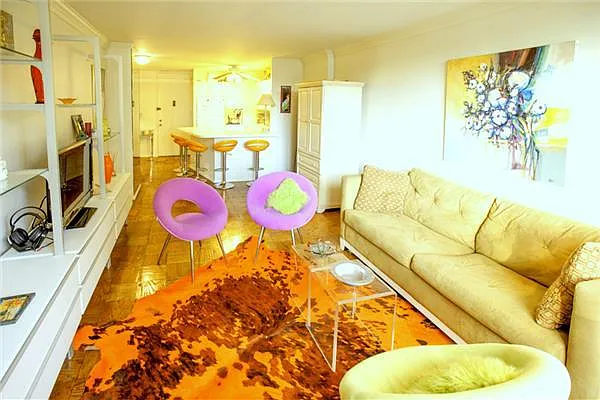 Sold by R New York | media 3