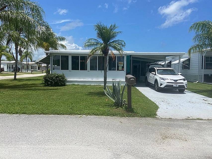 1st image of 2 Brisa Ln