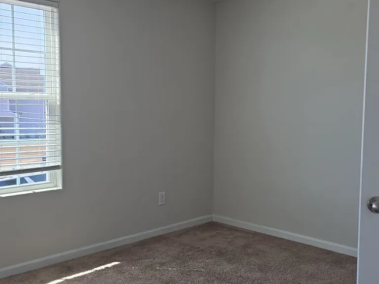 4715 Hazelburn Dr — Photo 12