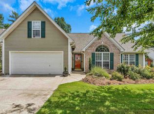 1027 Sham Pointe Dr, Lawrenceville, GA 30043