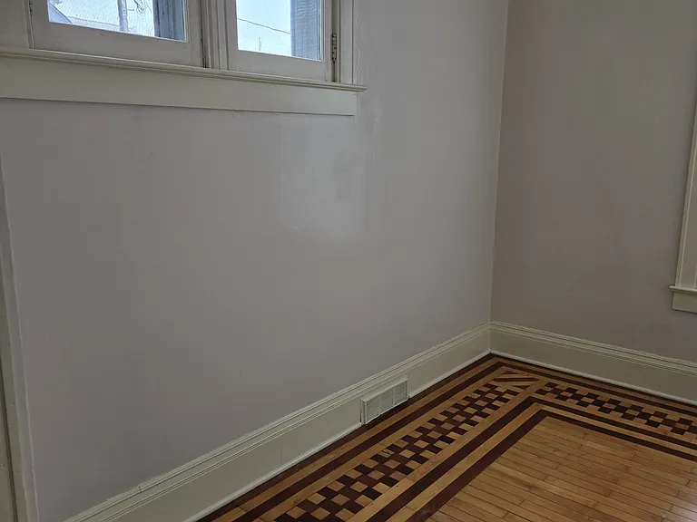 322 E Harris St #1 — Photo 4