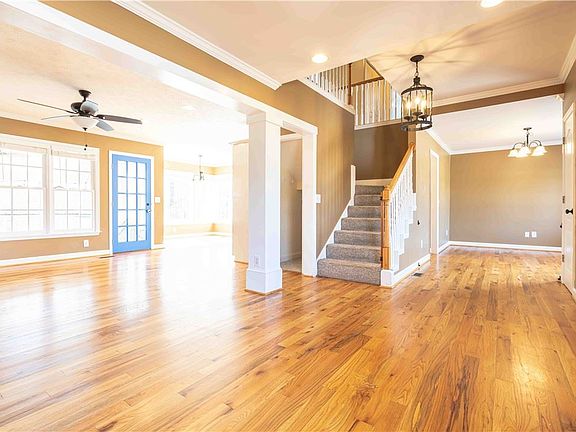 3rd image of 1250 Grove Park
