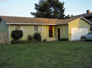 532 Memory Ln, Brookings, OR 97415