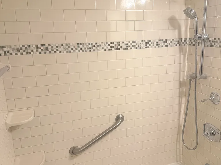 48 Elissa Ln #1 — Photo 3