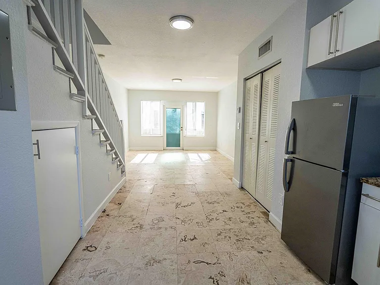 2180 Bay Dr #4B — Photo 10