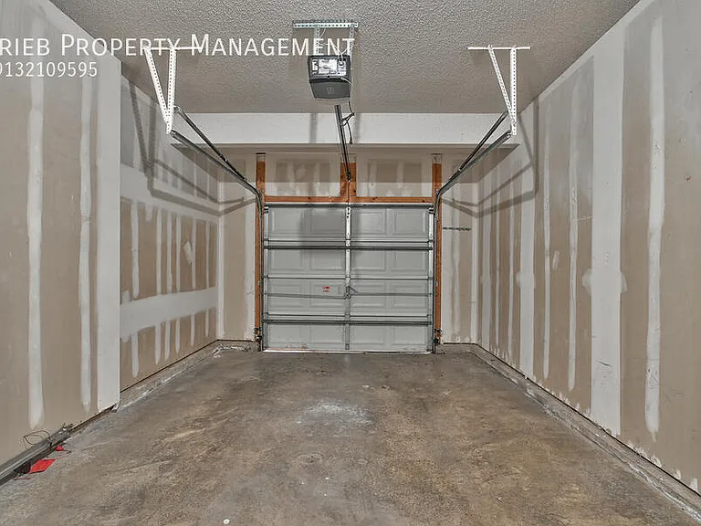803 Woodson Ct — Photo 11