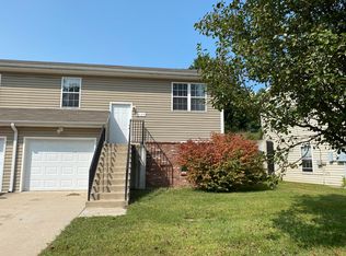 2135 W Old Plank Village Dr, Columbia, MO 65203