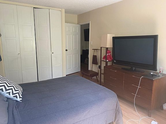 Bedroom alt angle