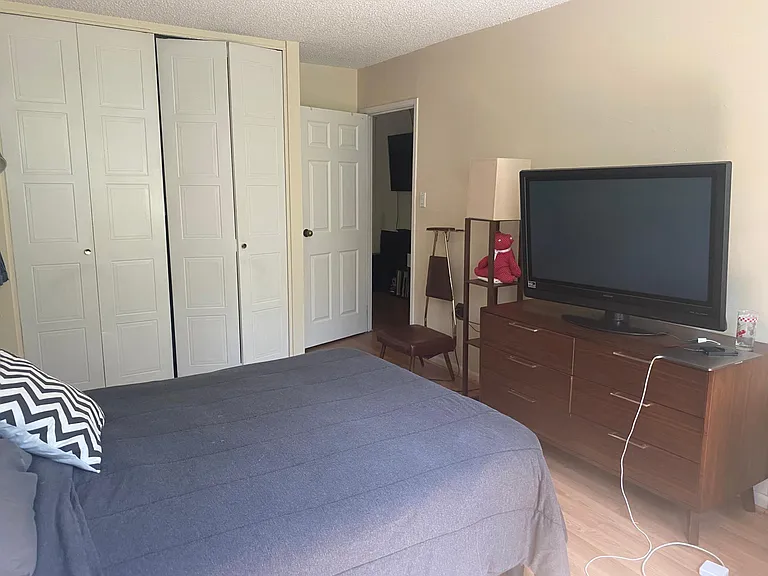 Bedroom alt angle