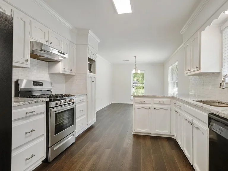 7738 Menlo Dr — Photo 3