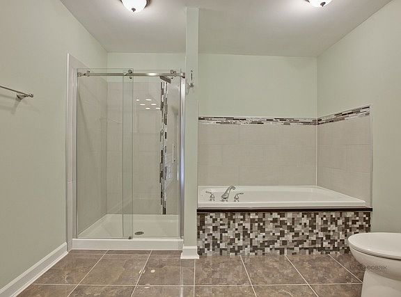 5th image of 1245 Stratford Pl