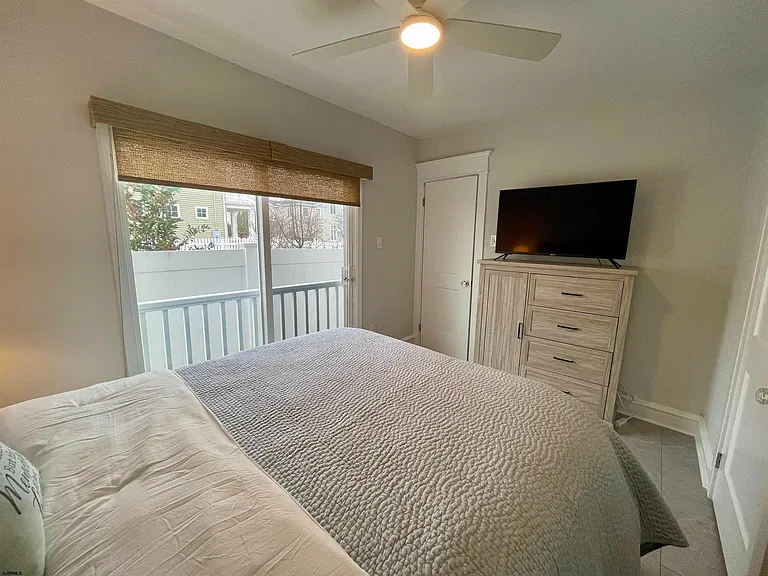 112 N Belmont Ave — Photo 17