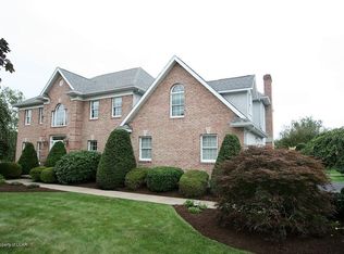 10 Doe Dr, Dallas, PA 18612