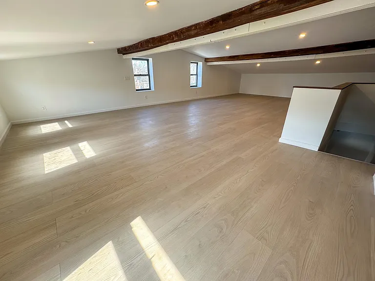 48 Trumbull St #3 — Photo 9