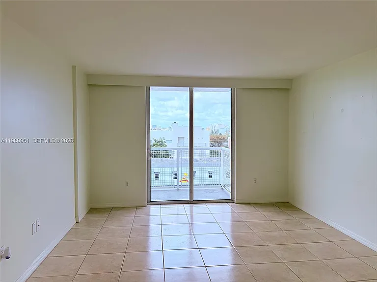900 SW 8th St #604 — Photo 23