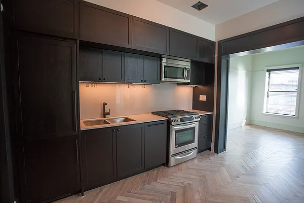 Rented by Living Room NY Corp | media 16