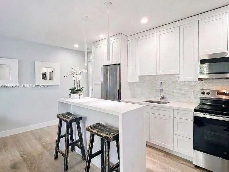 6330 SW 79th St #7 — Photo 2