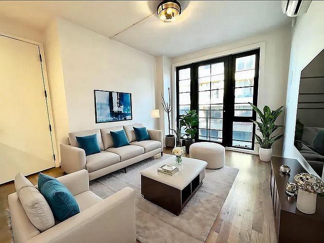 1st image of 115 Stanwix St #318
