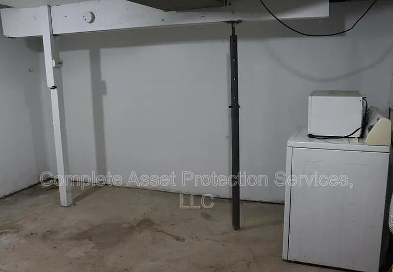 307 Washington St — Photo 17