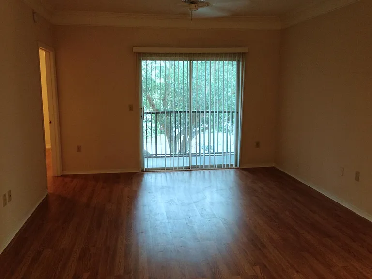 11510 Villa Grand #4 — Photo 4