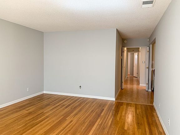 2nd image of 1495 Glacier Dr