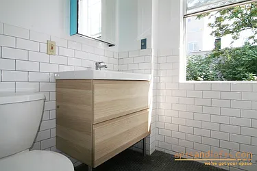 Rented by aptsandlofts.com