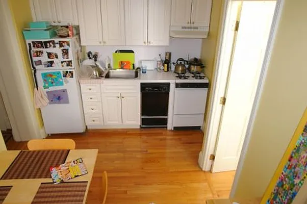 Rented by Metropolitan Realty | media 11