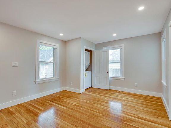 3rd image of 16 Market St #16