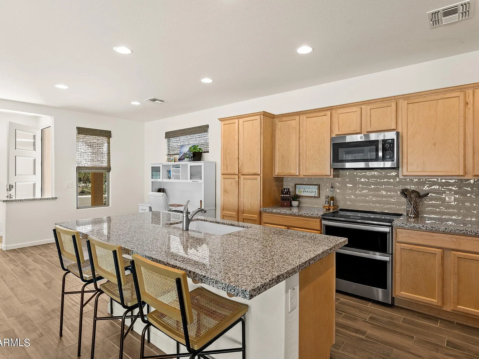 2 bed, 2.0 bath, 1580 sqft, $2,500 — Photo 2