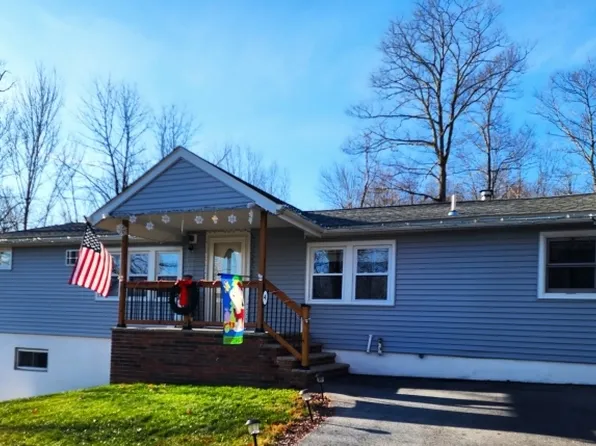4 Logwood Trl, Hampton Twp., NJ 07860