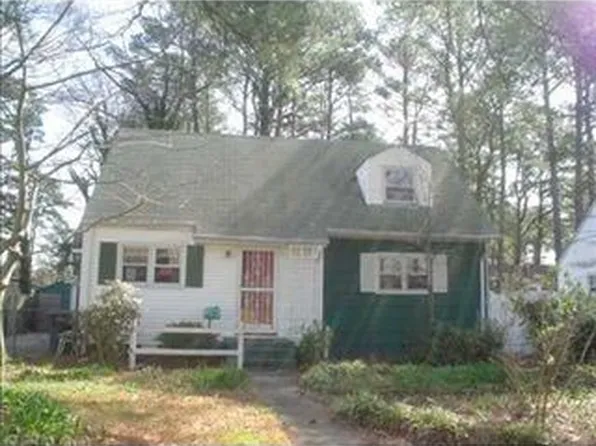 8288 Carlton St, Norfolk, VA 23518