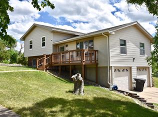 2105 Buffalo St, Pierre, SD 57501