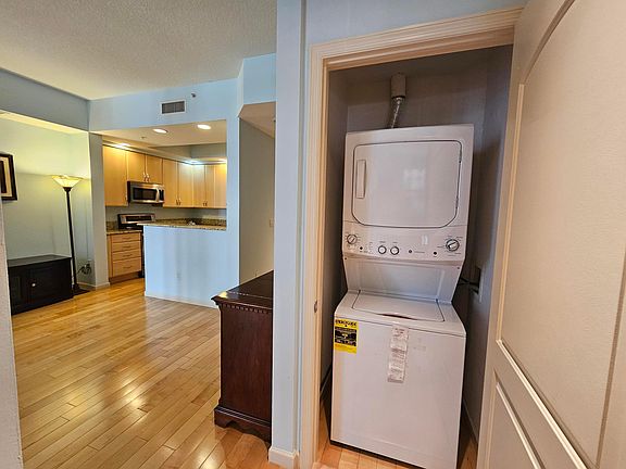 5th image of 801 S Olive Avenue #712