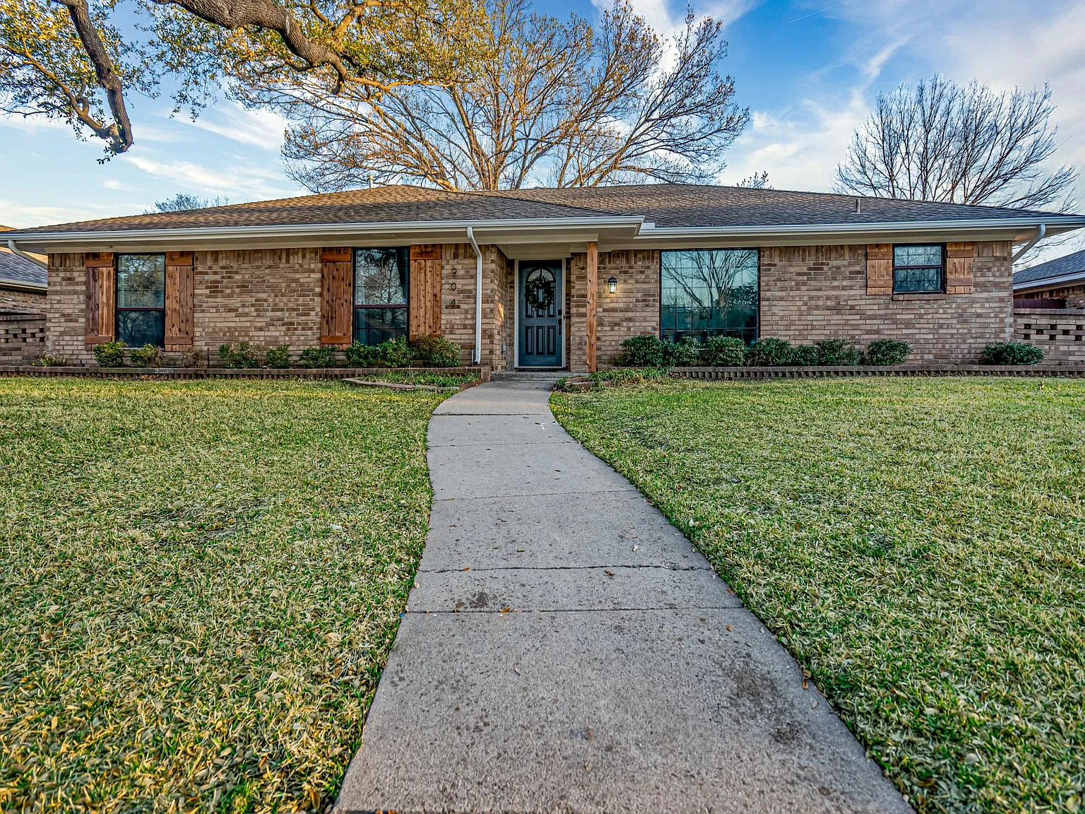 1904 Tampico Dr — Photo 2