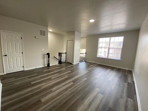 3rd image of 1285 Wanda Dr
