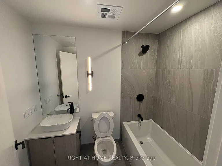 1185 Dupont St #1303 — Photo 6