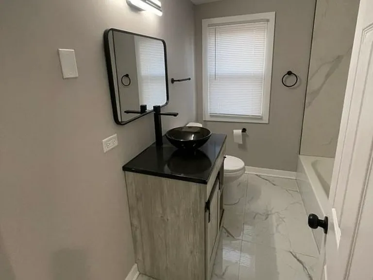 539 Wentworth Ave — Photo 11