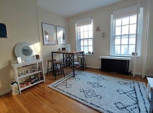 43 Grove St #XR7V1H8NT, Boston, MA 02114