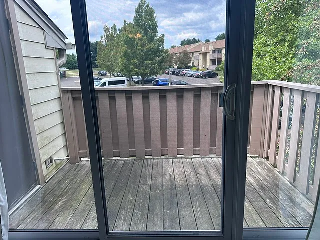 406 Stockton Ct — Photo 16