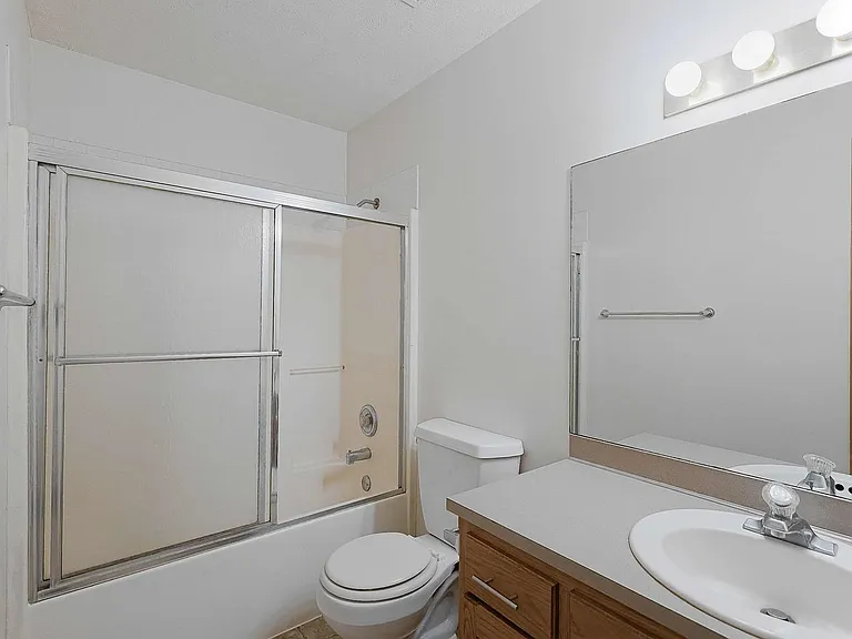 1101 Knox St — Photo 15