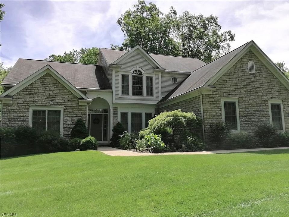 1st image of 425 Chadwick Dr
